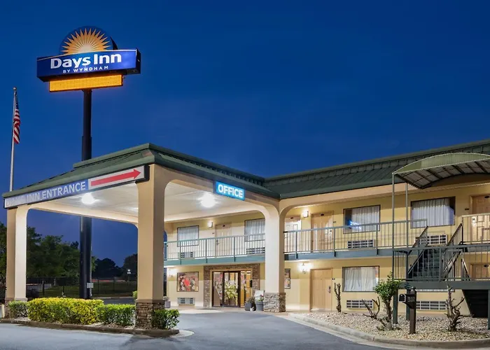 Days Inn By Wyndham Macon I-475